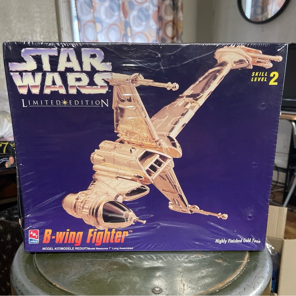 1995 AMT ERTL STAR WARS LIMITED EDITION GOLD B-WING FIGHTER MODEL SEALED #1745
